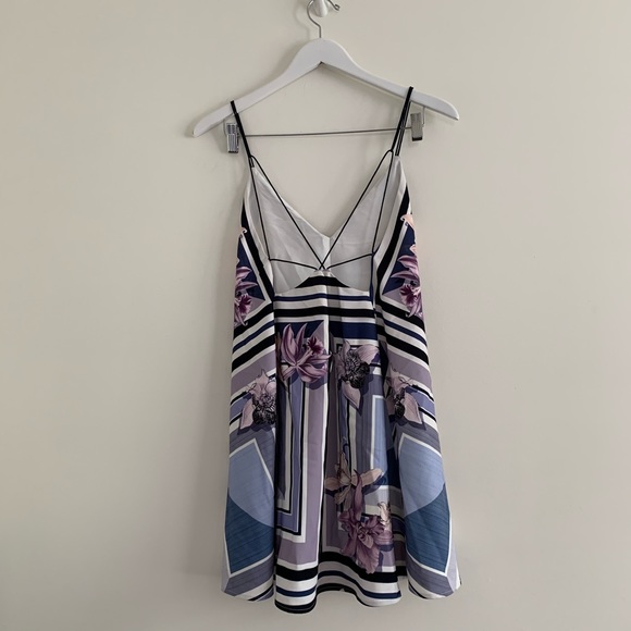 NWOT STYLESTALKER OCHIRD SHADOWS A CUT DRESS - Picture 6 of 10